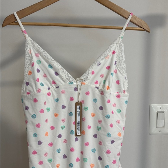 Ships today!! NWT Skims Fits Everybody Lace Triangle Romper Marble Candy Heart P - Picture 5 of 14